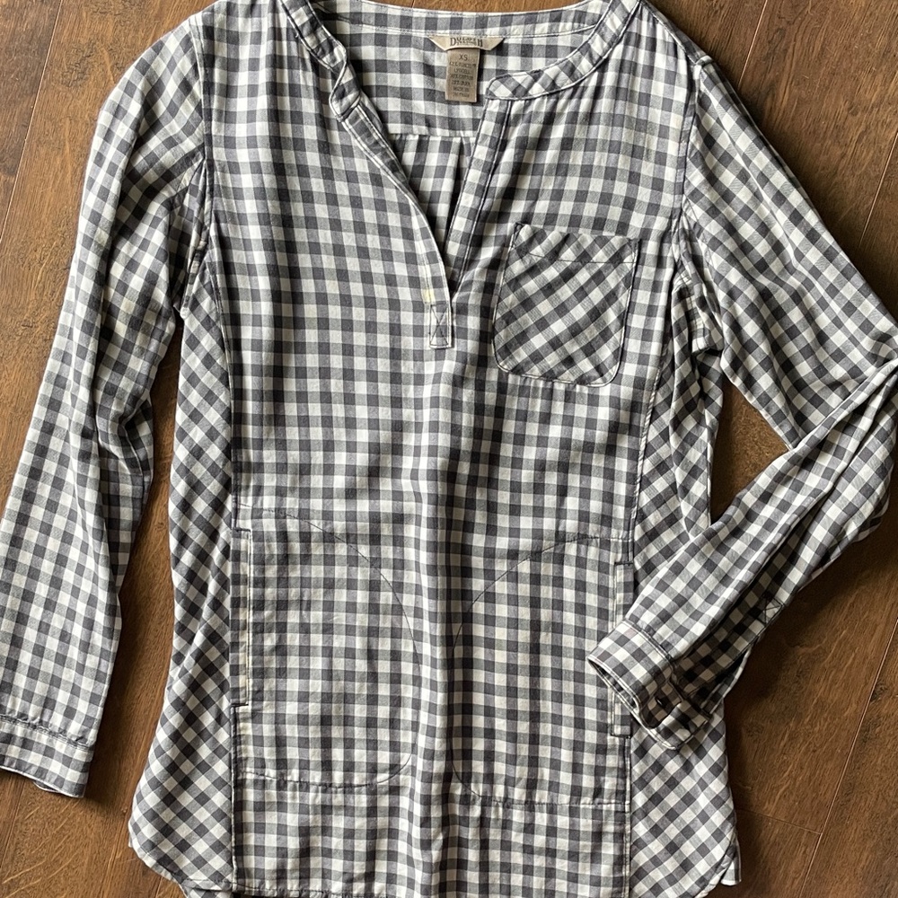 Duluth Trading Co Black and White Plaid Button Down Shirt